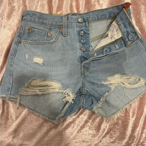 Levi's 501 High Waist Distressed Mom
Shorts - Light Wash numerous sizes